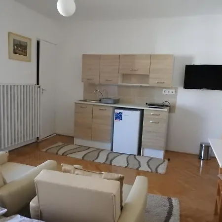 게스트하우스 Haus Gizella 3*