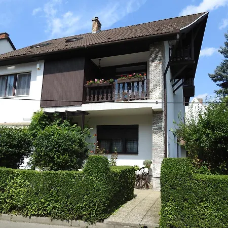 Haus Gizella Casa de hóspedes 3*