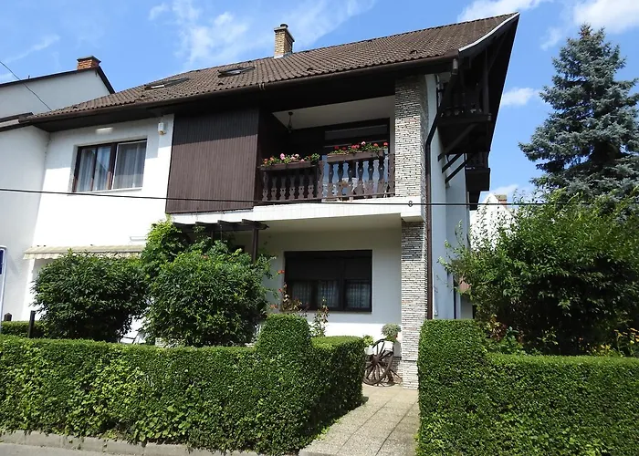 Haus Gizella Gæstehus 3*